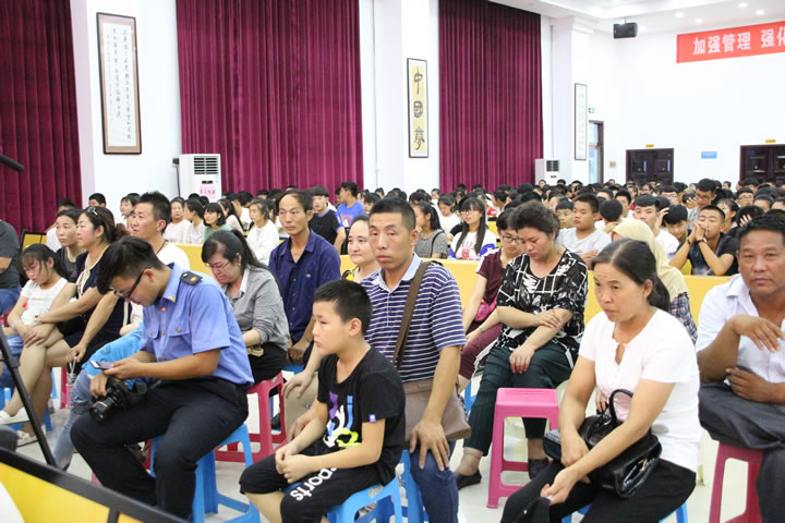 渭南軌道交通運輸學(xué)校召開2017級首批入學(xué)新生見面會